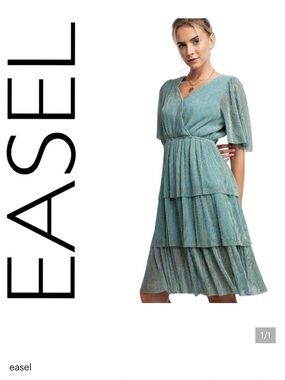 easel Seafoam Tiered V‑Neck Midi Dress